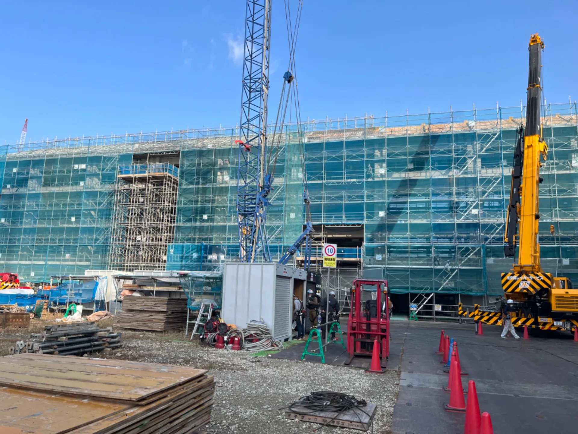 内装仕上げ工事 (内装軽天工・ボード工)